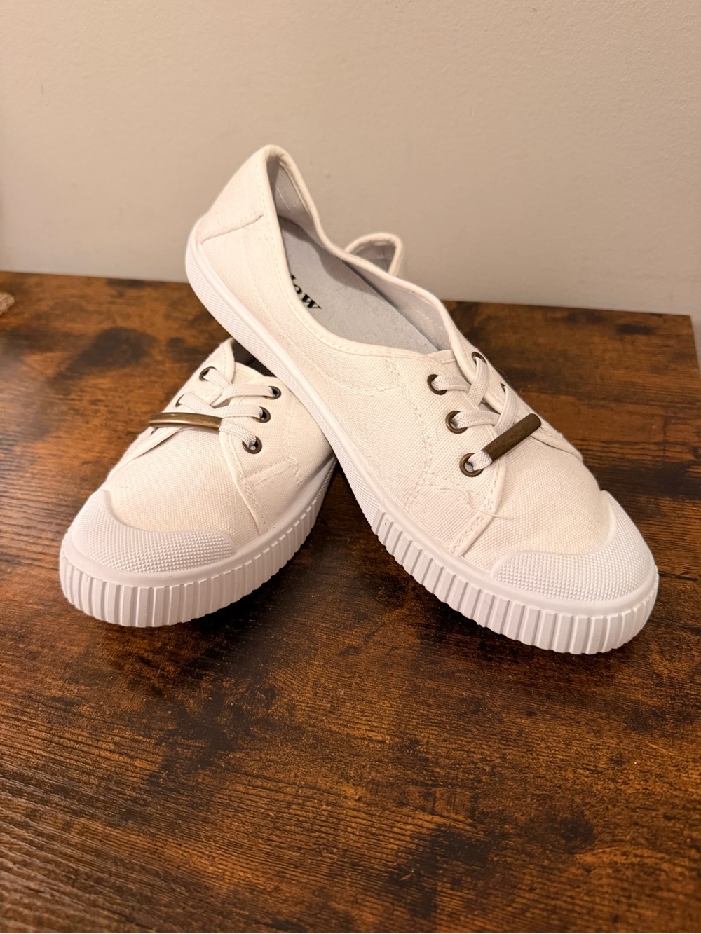 Womens Canvas Slip-On Sneakers white